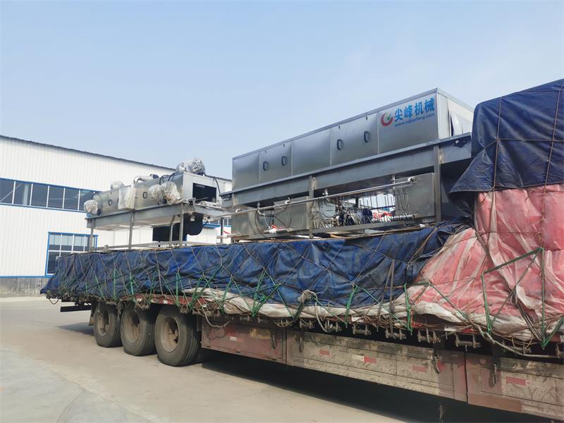 吉林長春客戶簽收尖峰機(jī)械清洗干燥線