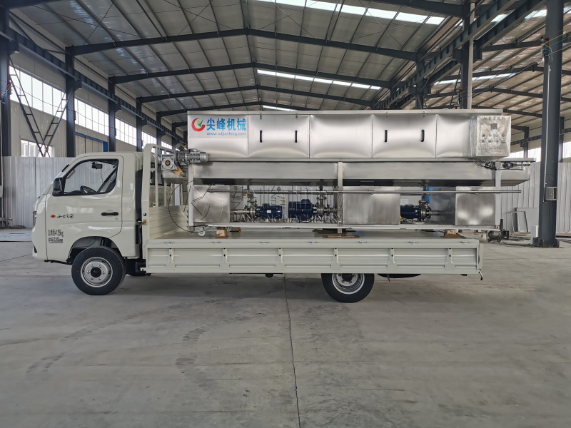 吉林長春市塑料箱清洗機(jī)成功投用