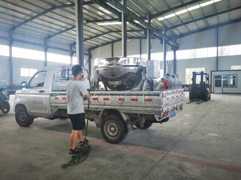 白山客戶采購傾斜式電加熱夾層鍋到位