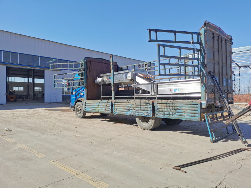 蘭陵縣引進自動化生姜清洗生產(chǎn)線