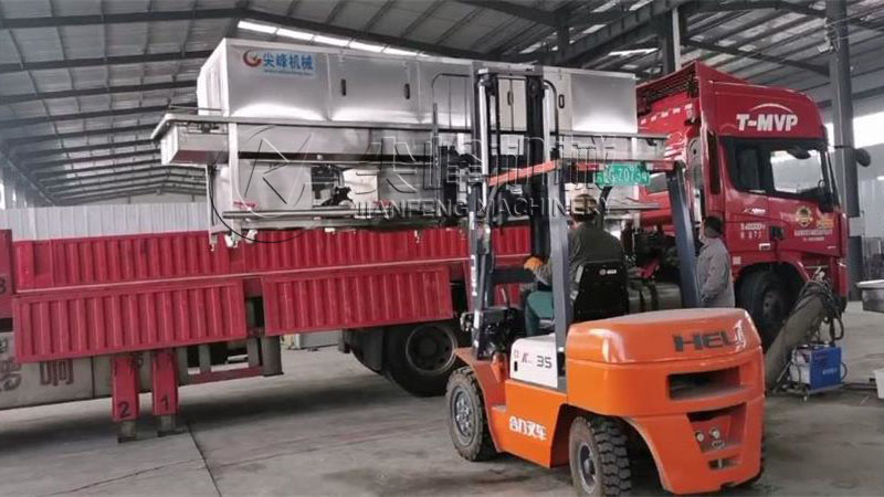 寧波市周轉(zhuǎn)筐清洗機(jī)成功發(fā)出